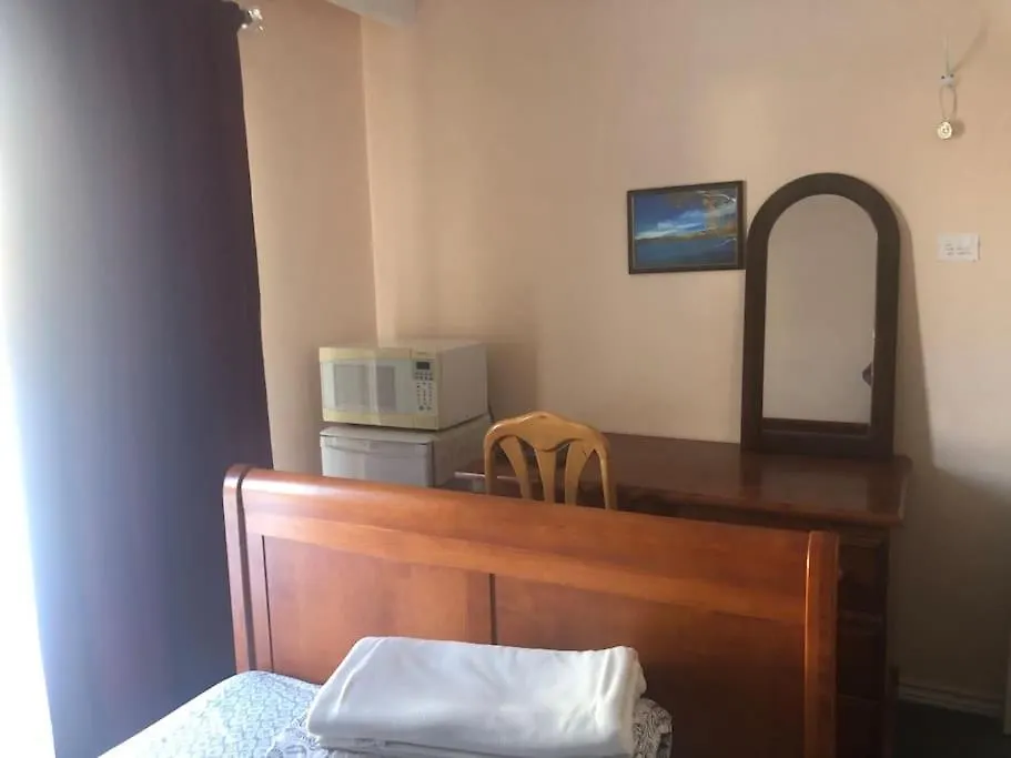 Freeda'S Place Toronto Canada